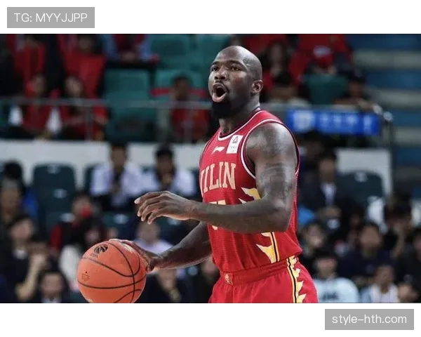 黄喜灿关键破门助球队取胜，精彩表现引发球迷热议