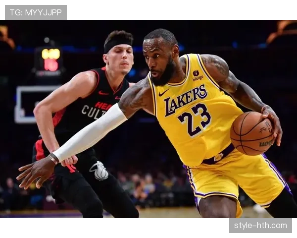 班恩以挡拆制造错位，三分效率高于上季